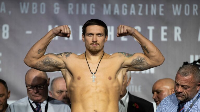 Usyk’s Reign Continues! What This Award Means for His Legacy