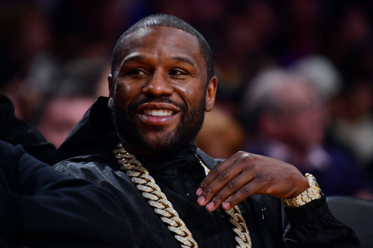 Mayweather’s Pick for Boxing’s Top Fighter Will Shock You!